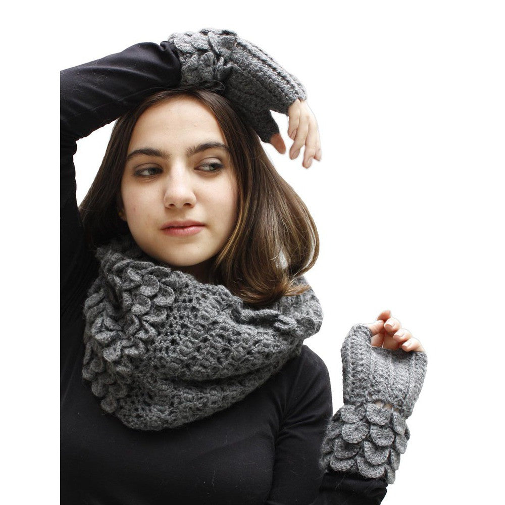 Superfine Alpaca Wool Handknitted Infinity Scarf & Gloves Gray